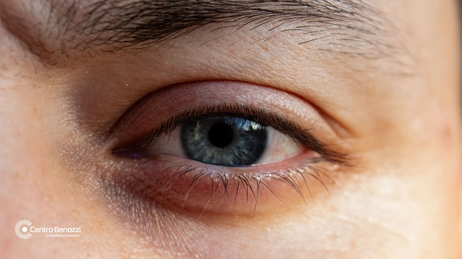 Presbicia y ojo seco: por qué suelen aparecer juntas después de los 40